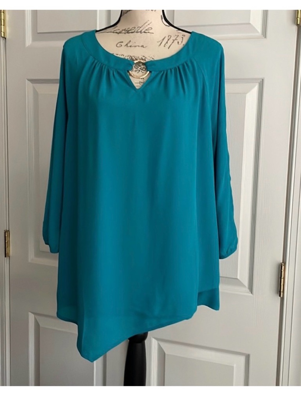 Chico's Teal Asymmetrical Keyhole Blouse L